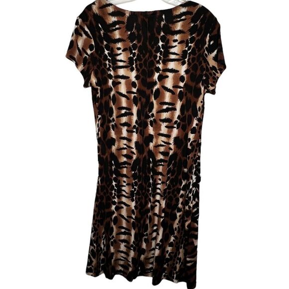 En Focus Studio Dress - Picture 4 of 6